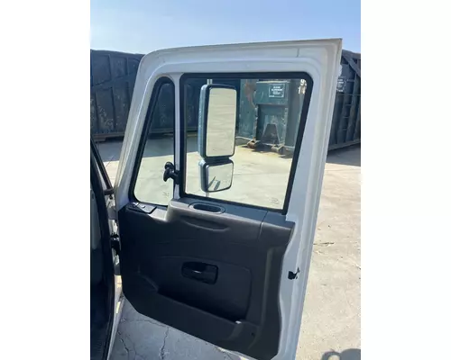 INTERNATIONAL 4300 Cab