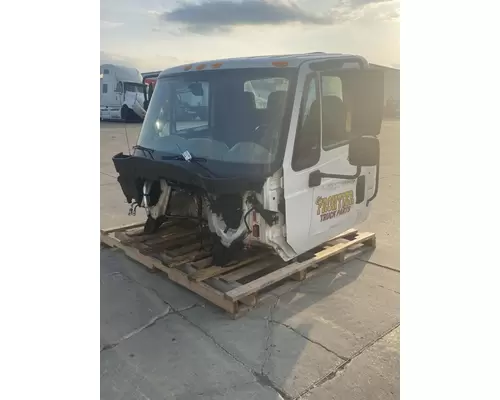 INTERNATIONAL 4300 Cab