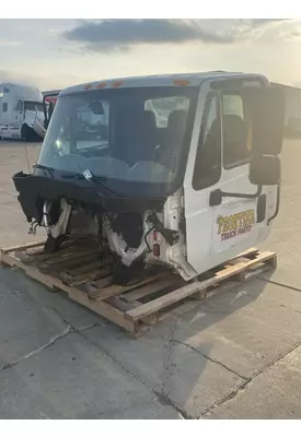 INTERNATIONAL 4300 Cab