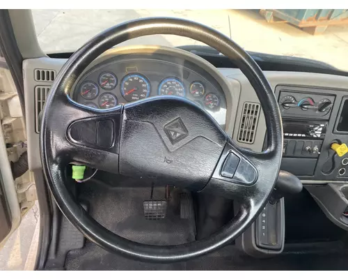 INTERNATIONAL 4300 Cab