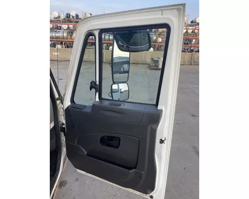 INTERNATIONAL 4300 Cab