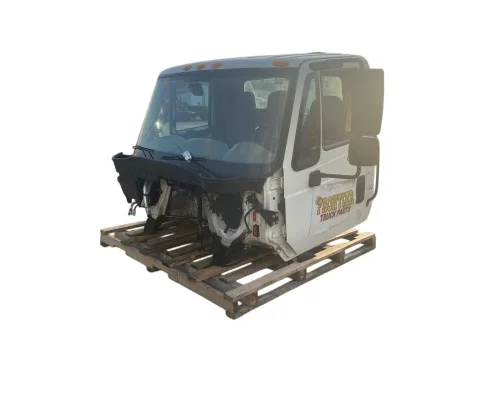 INTERNATIONAL 4300 Cab