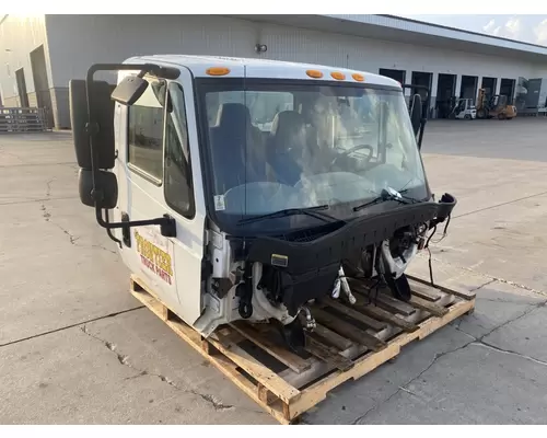 INTERNATIONAL 4300 Cab