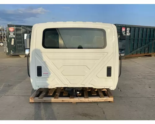 INTERNATIONAL 4300 Cab