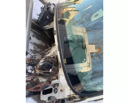 INTERNATIONAL 4300 Cab