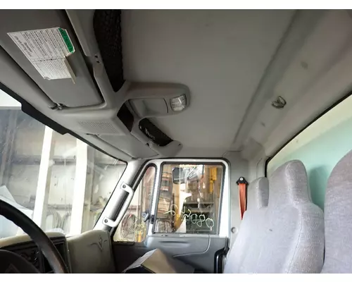 INTERNATIONAL 4300 Cab