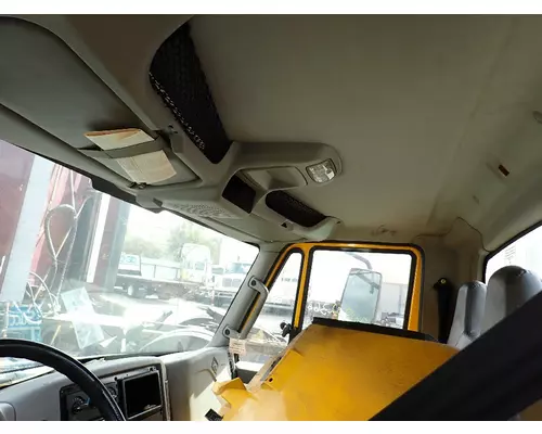 INTERNATIONAL 4300 Cab