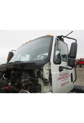 INTERNATIONAL 4300 Cab