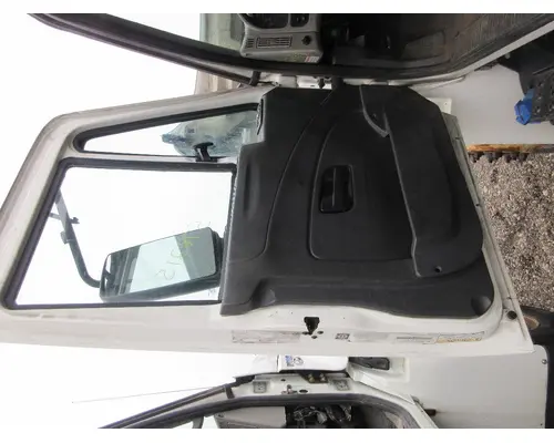 INTERNATIONAL 4300 Cab