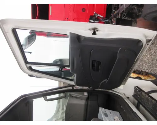 INTERNATIONAL 4300 Cab