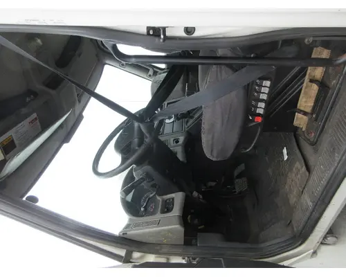 INTERNATIONAL 4300 Cab