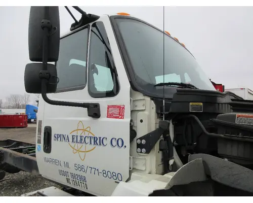 INTERNATIONAL 4300 Cab