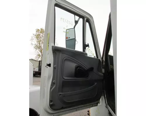 INTERNATIONAL 4300 Cab