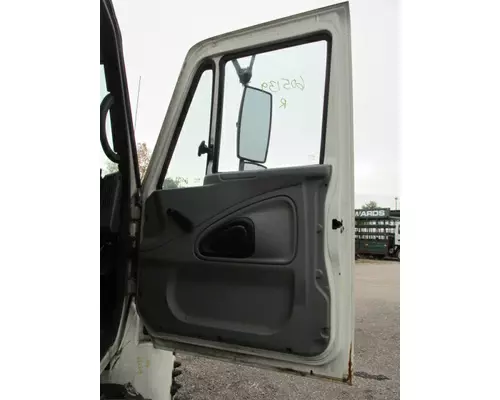 INTERNATIONAL 4300 Cab