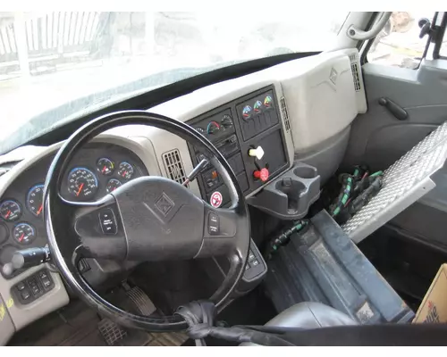 INTERNATIONAL 4300 Cab