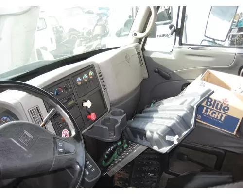 INTERNATIONAL 4300 Cab