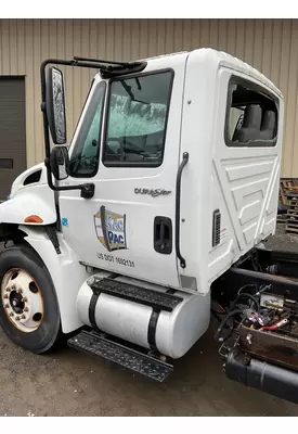 INTERNATIONAL 4300 Cab