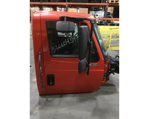 INTERNATIONAL 4300 Cab