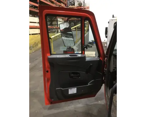 INTERNATIONAL 4300 Cab