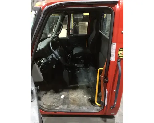 INTERNATIONAL 4300 Cab