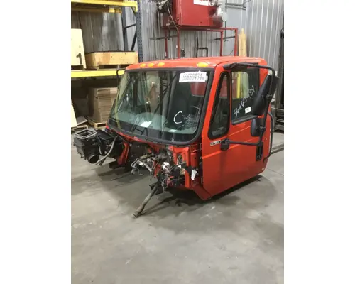 INTERNATIONAL 4300 Cab