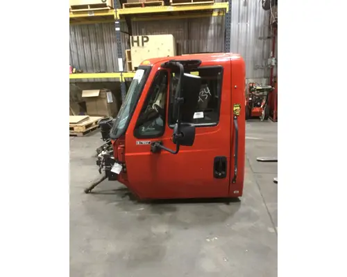 INTERNATIONAL 4300 Cab