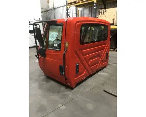 INTERNATIONAL 4300 Cab