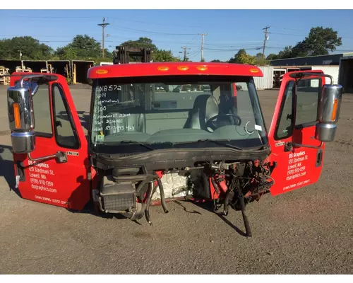 INTERNATIONAL 4300 Cab