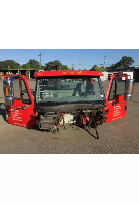 INTERNATIONAL 4300 Cab