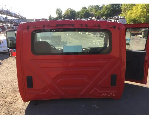 INTERNATIONAL 4300 Cab