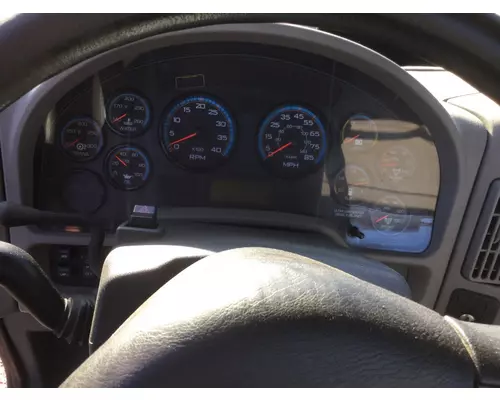 INTERNATIONAL 4300 Cab
