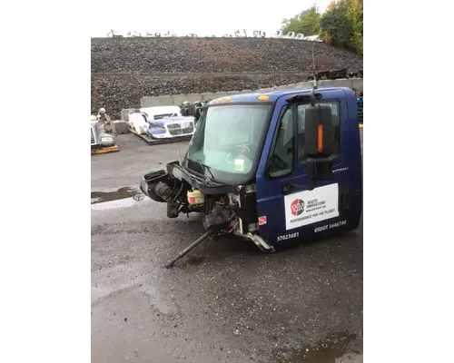 INTERNATIONAL 4300 Cab