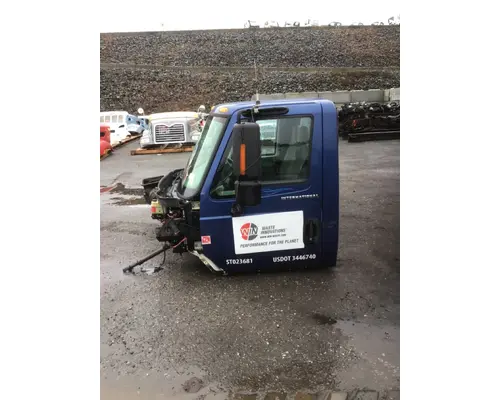 INTERNATIONAL 4300 Cab