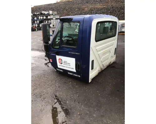 INTERNATIONAL 4300 Cab