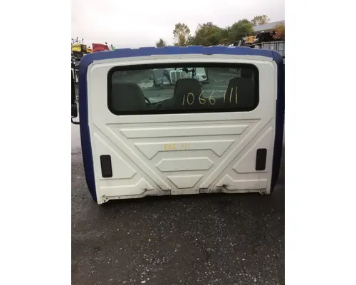 INTERNATIONAL 4300 Cab