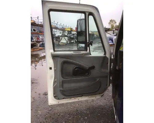 INTERNATIONAL 4300 Cab