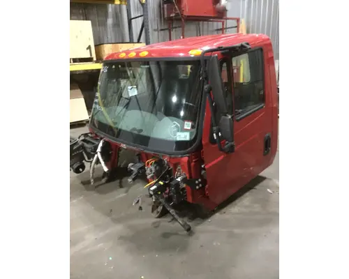 INTERNATIONAL 4300 Cab