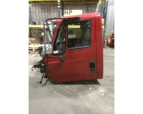 INTERNATIONAL 4300 Cab