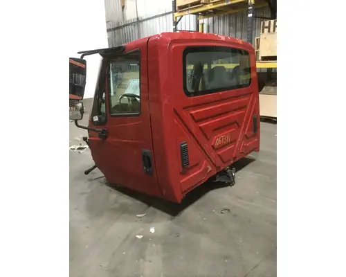 INTERNATIONAL 4300 Cab