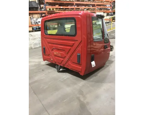 INTERNATIONAL 4300 Cab