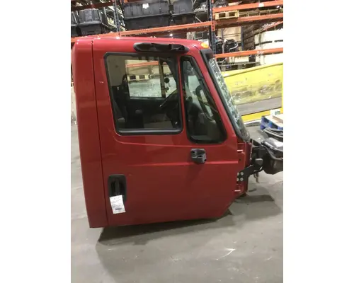 INTERNATIONAL 4300 Cab