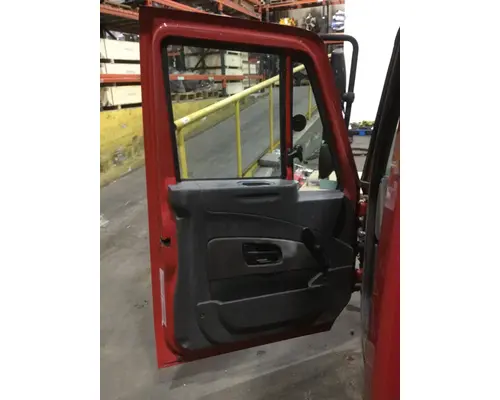 INTERNATIONAL 4300 Cab