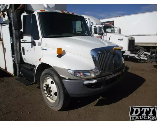 INTERNATIONAL 4300 Cab