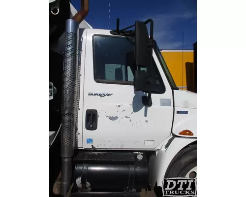 INTERNATIONAL 4300 Cab