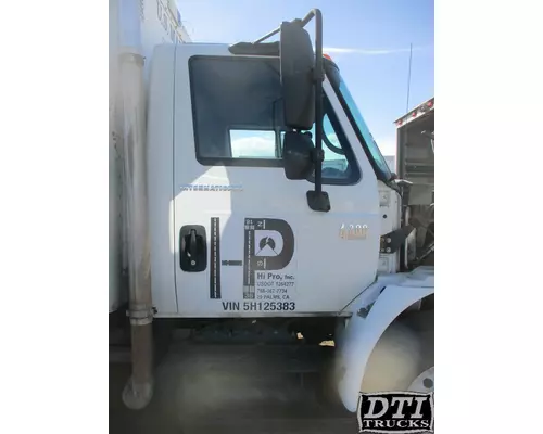 INTERNATIONAL 4300 Cab