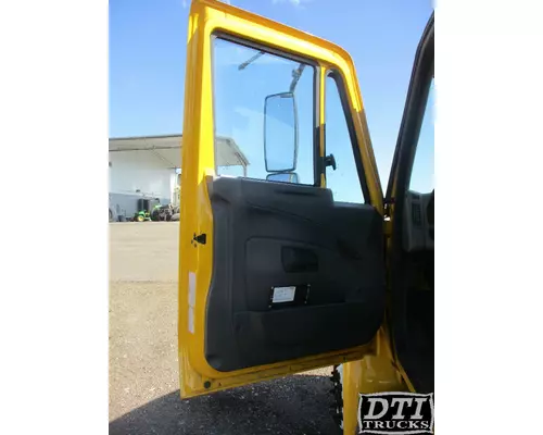 INTERNATIONAL 4300 Cab