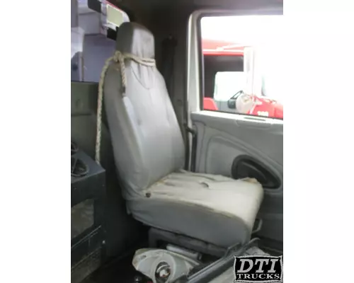 INTERNATIONAL 4300 Cab