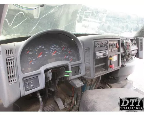 INTERNATIONAL 4300 Cab