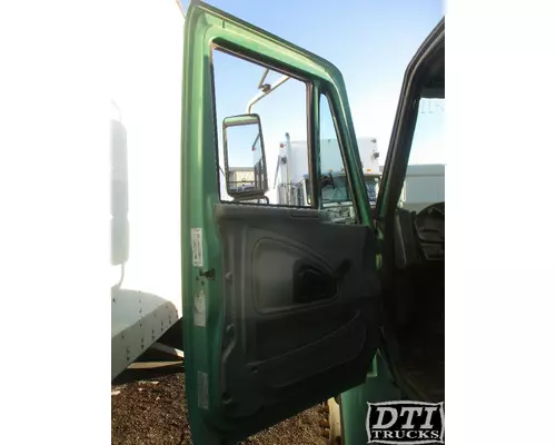 INTERNATIONAL 4300 Cab