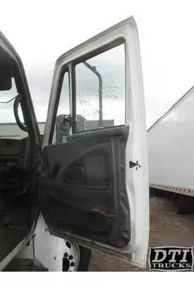 INTERNATIONAL 4300 Cab